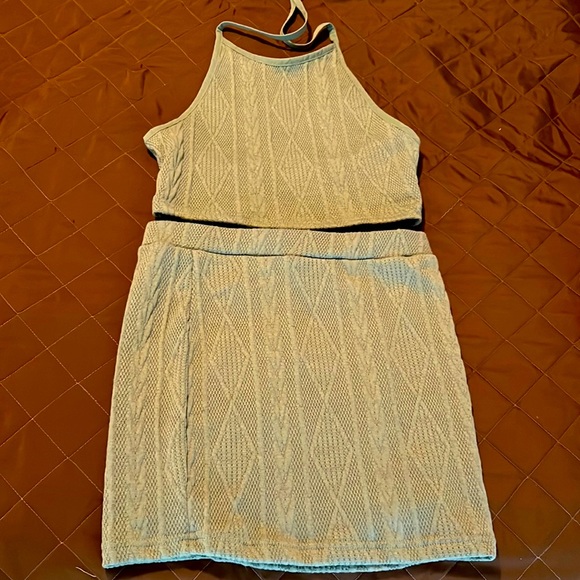 Halter top & bodycon skirt set - Picture 2 of 5